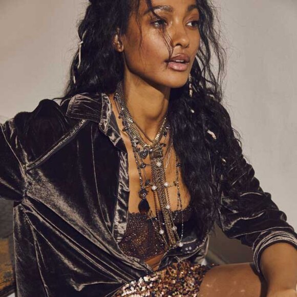 FREE PEOPLE Multi Layered Statement Necklace / Choker In Gold NWT - Picture 1 of 7